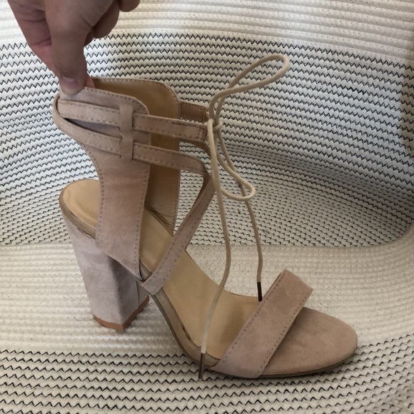 Tie up heels - Picture 2 of 4